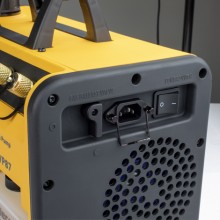 Вакуум помпа Fieldpiece VP833 8CFM